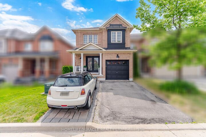 Property Photo:  37 Lacebark Court  ON L6R 3M7 