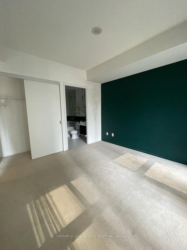 8 Charlotte Street 302 — photo 1