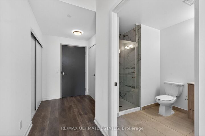 Property Photo: 32 Forest Manor Road 1809 ON M2J 1M3