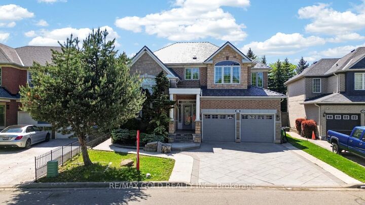 Property Photo: 61 Whitwell Drive ON L6P 1E5