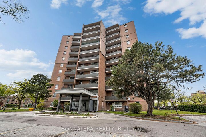 Property Photo: 3065 Queen Frederica Drive 905 ON L4Y 3A3