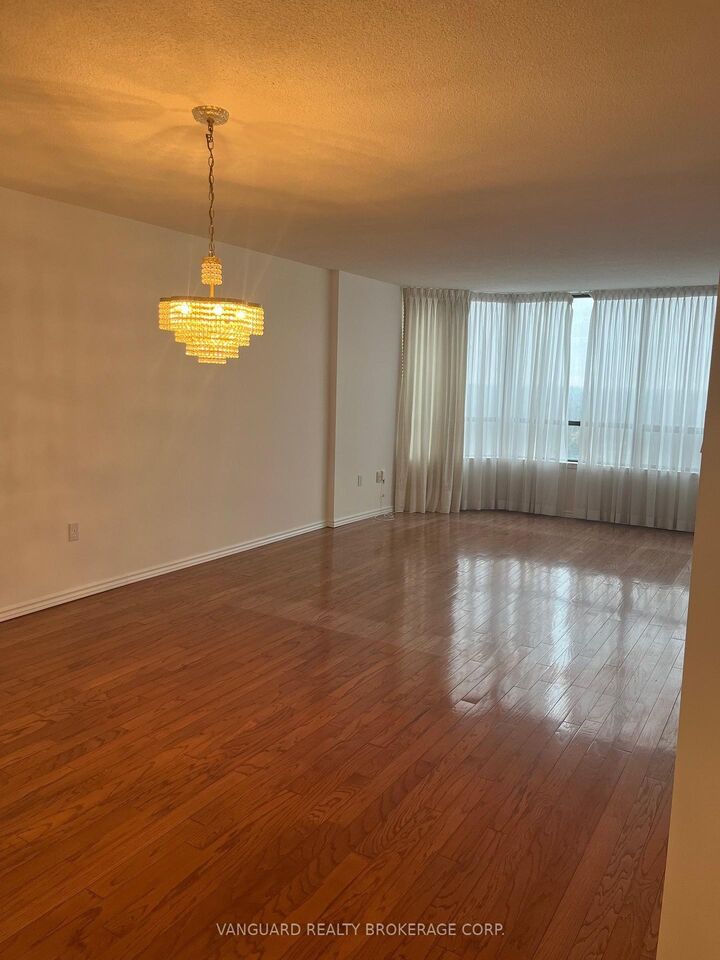 Property Photo:  7460 Bathurst Street 1706  ON L4J 7K9 