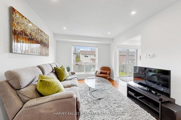 Property Photo: 197 Lisa Crescent ON L4J 2N2