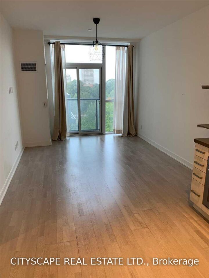 Property Photo: 501 St. Clair Avenue W 606 ON M5P 0A2