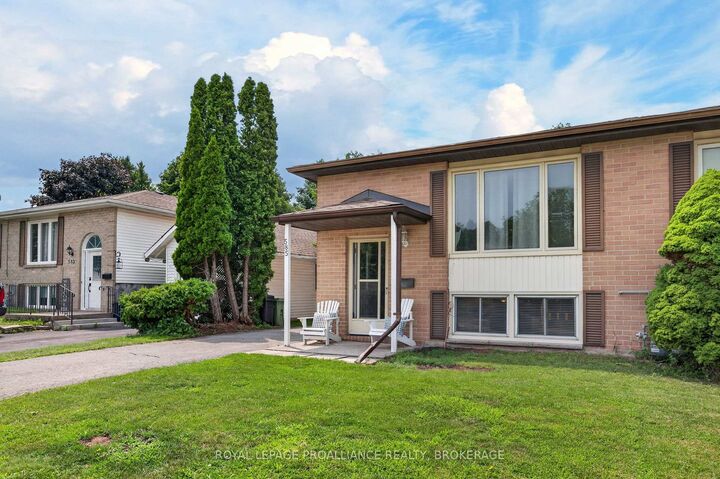 Property Photo:  585 Gavin Court  ON K7M 8B8 