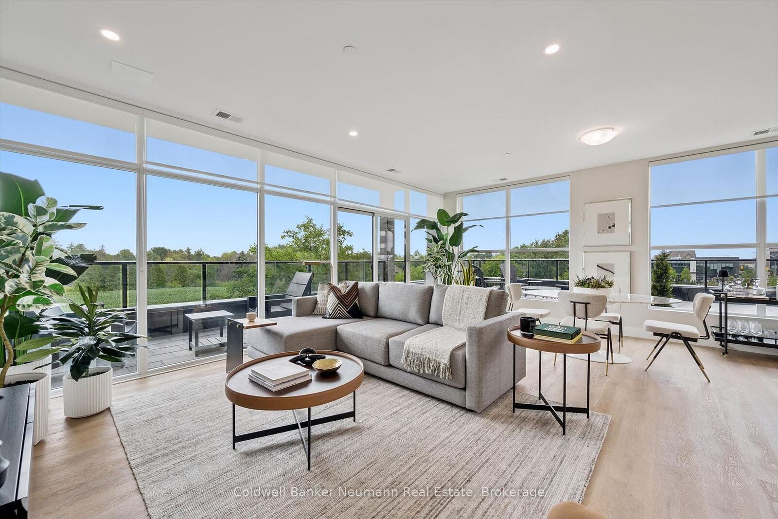 Property Photo:  1882 Gordon Street 319  ON N1L 0P6 
