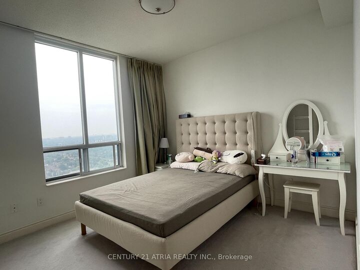 Property Photo: 50 Brian Harrison Way Ph3502 ON M1P 5J4