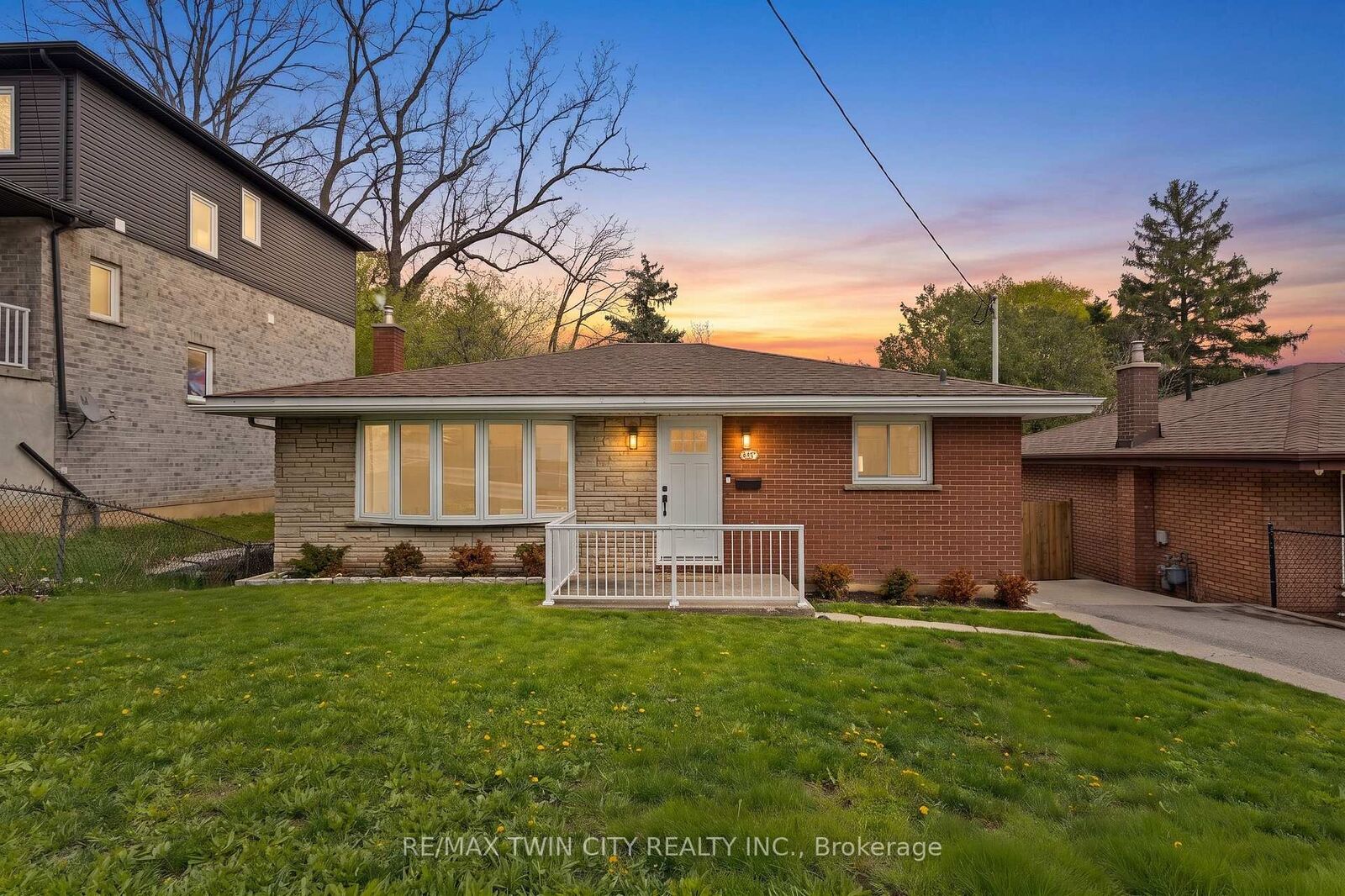 Property Photo:  87 St Paul Avenue  ON N3T 4G1 