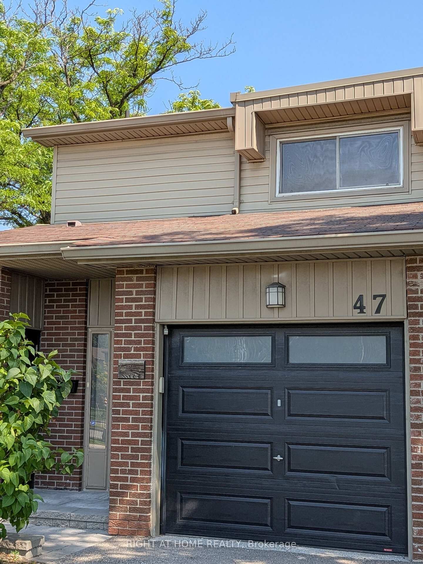 Property Photo:  485 Meadows Boulevard 47  ON L4Z 1H1 