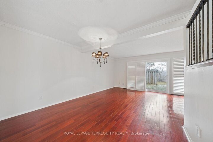 Property Photo:  1825 Hyde Mill Crescent  ON L5N 0A7 