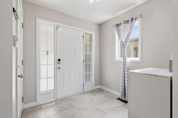 Property Photo: 1141 Crosscreek Cres Crescent ON N5Y 6H6