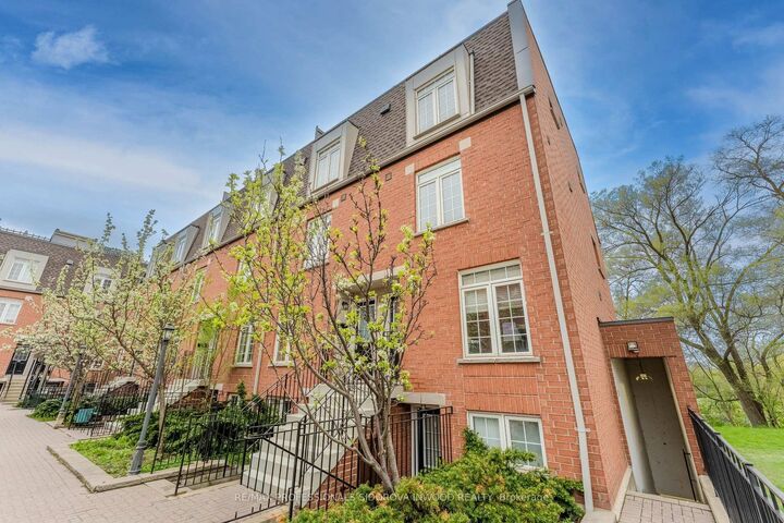Property Photo: 870 Jane Street 117 ON M6N 4C2