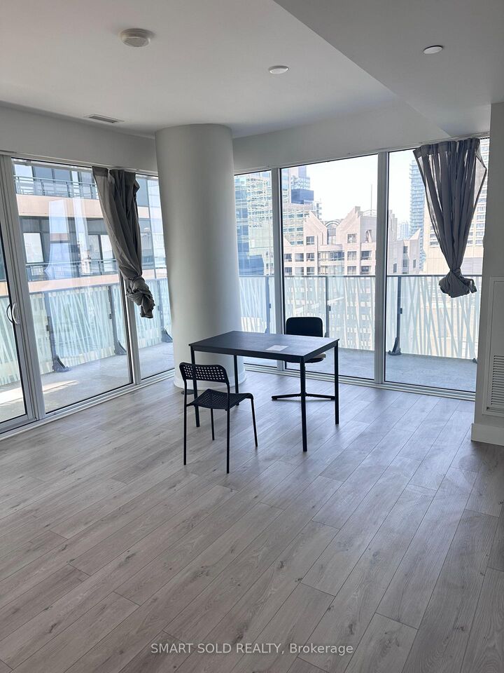 Property Photo:  42 Charles Street E 1907  ON M4Y 0B7 
