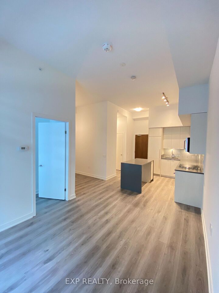 Property Photo:  38 Iannuzzi Street 218  ON M5V 0E8 