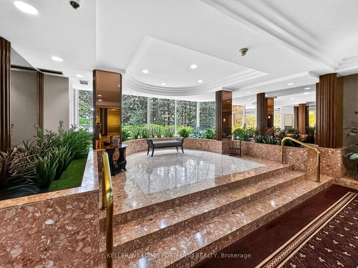 Property Photo: 24 Hanover Road 1008 ON L6S 5K8