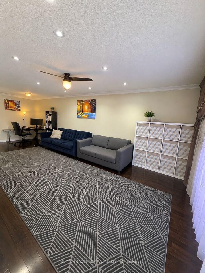 Property Photo: 37 Royal Colwood Court Upper Level ON L4K 2J3