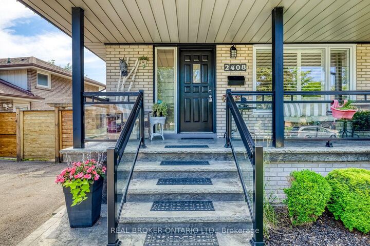 Property Photo:  2408 Padstow Crescent  ON L5J 2G4 