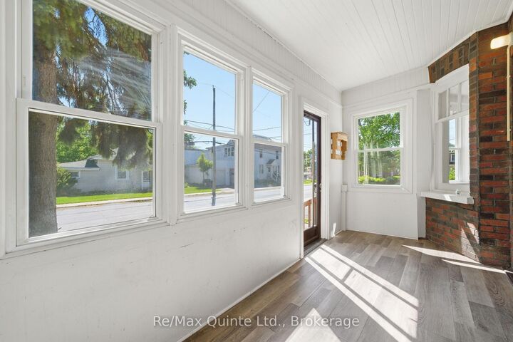 Property Photo: 8 Dunbar Street ON K8P 3R5