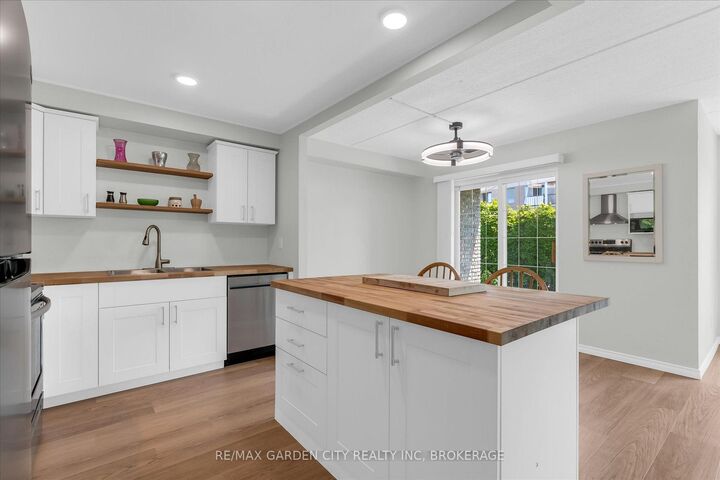 Property Photo: 41 Rykert Street 116 ON L2S 3A4