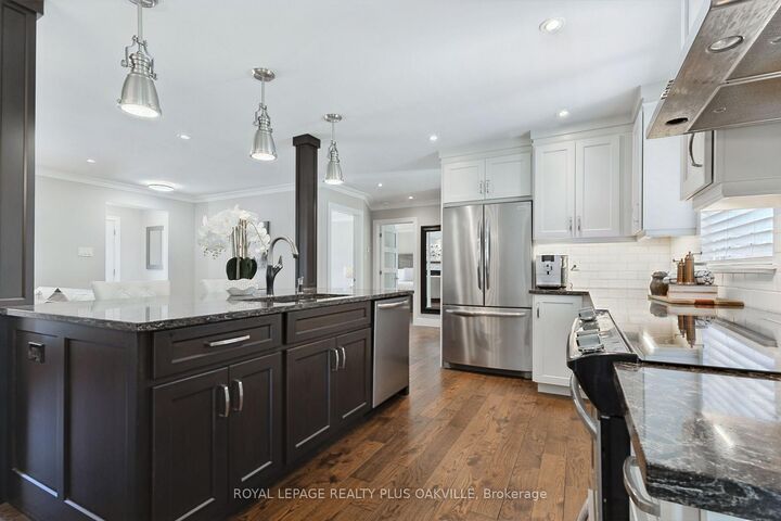 Property Photo:  340 Clarendon Drive  ON L9G 2Y8 