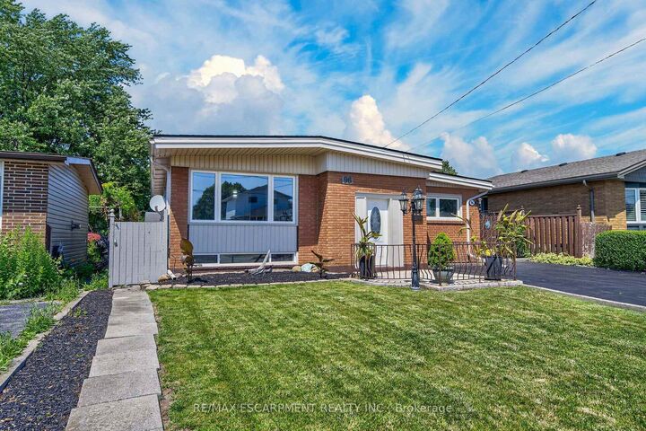 Property Photo: 96 Fielding Crescent ON L8V 2P5
