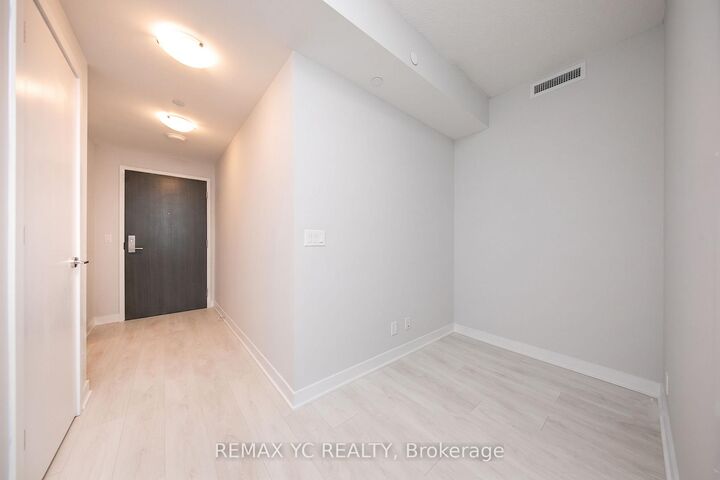 Property Photo:  2221 Yonge Street #1201  ON M4S 0B8 