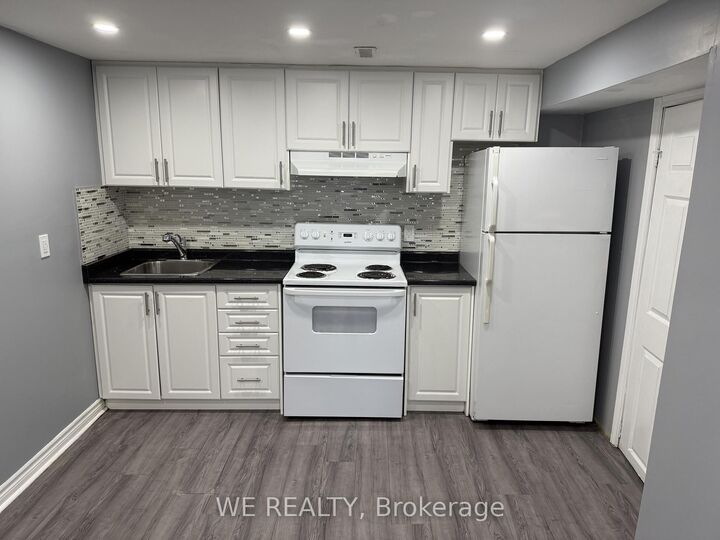 Property Photo:  501 Lancelot Crescent Lower  ON L1K 1J9 