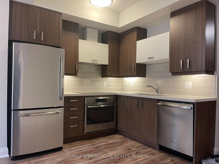 Property Photo:  18 Uptown Drive 308  ON L3R 5M8 