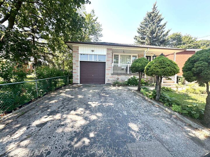 Property Photo:  48 Shaftesbury Street Lower  ON M3H 5L8 