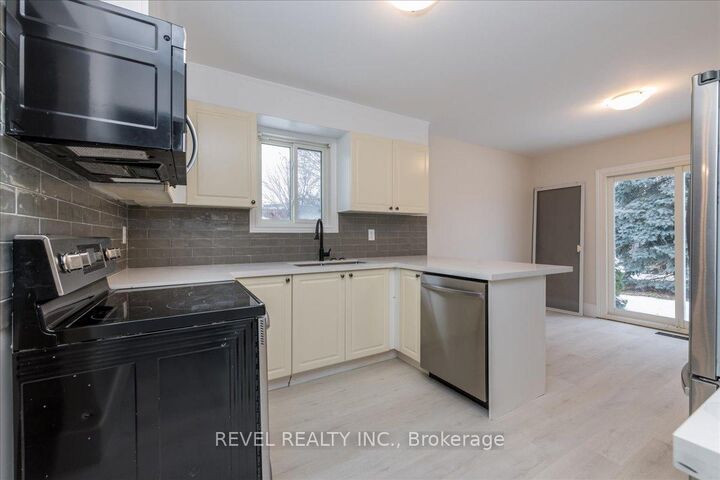 Property Photo: 400 Big Bay Point Road 2 ON L4N 7P3