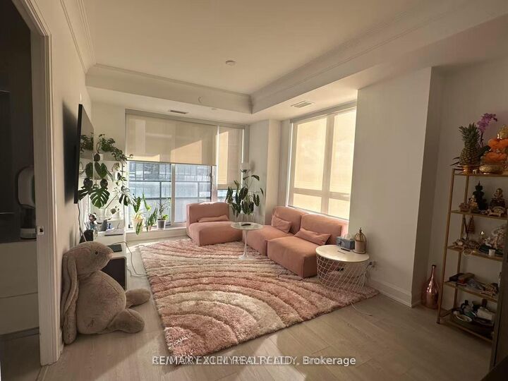Property Photo: 38 Water Walk Drive 523 ON L3R 6M8