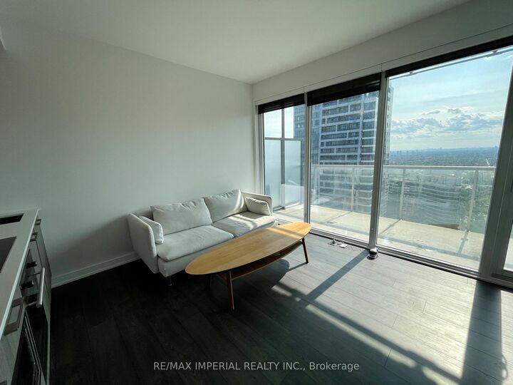 Property Photo: 3 Gloucester Street 4706 ON M4Y 0C6