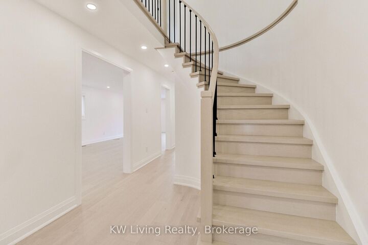 Property Photo:  105 Chloe Crescent  ON L3S 2H9 