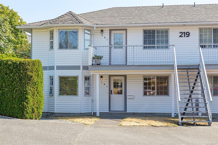 219 Dogwood Dr #101 — photo 1