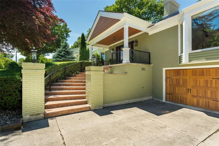 Property Photo: 1727 Mater Drive ON N7S 3S4