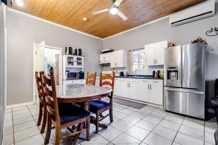 Property Photo: 402 Oak Street East ON N8H 4V4