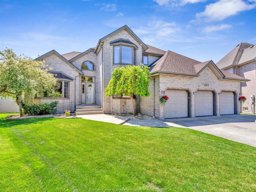 Property Photo: 130 Pheasant Run Drive ON N8L 0Z7