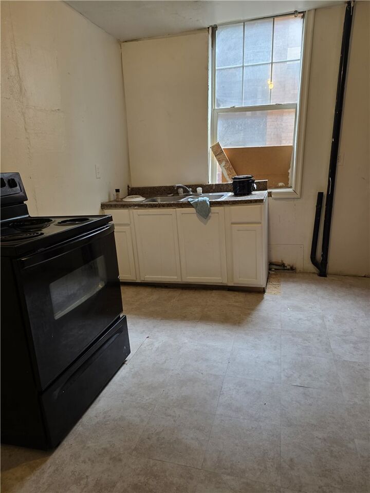 Property Photo:  2566 Centre  PA 15219 