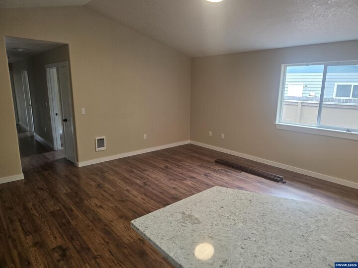 Property Photo:  1014-101 Arthur Wy NW  OR 97304 