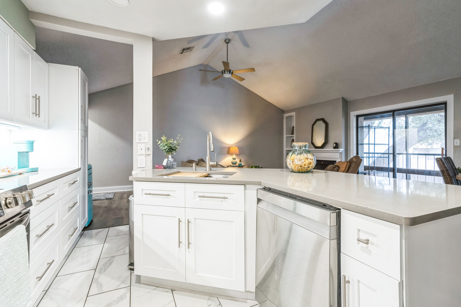 Property Photo:  1202 Thorpe Lane 406D  TX 78666 