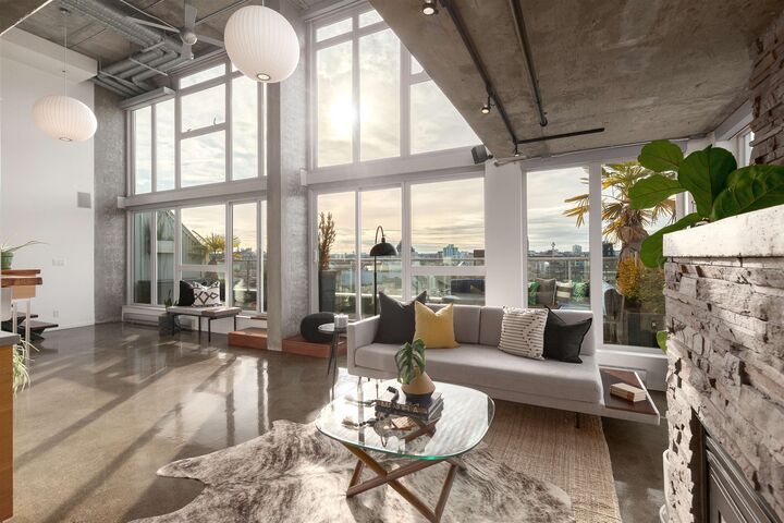 Property Photo: 289 Alexander Street 1002 BC V6A 4H6