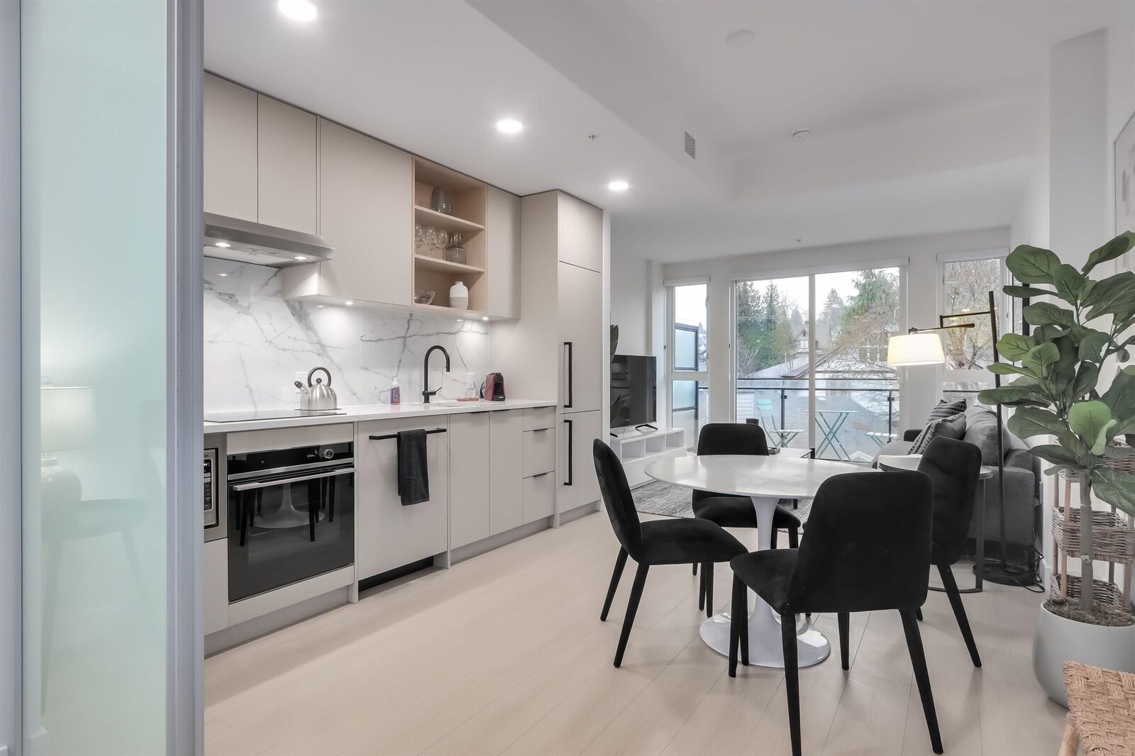 Property Photo: 422 E 3rd Street 41* BC V7L 1G2