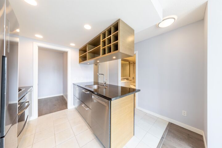 Property Photo: 833 Seymour Street 907 BC V6B 0G4