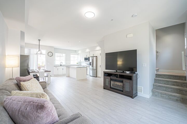 20180 84 Avenue 68 — photo 1