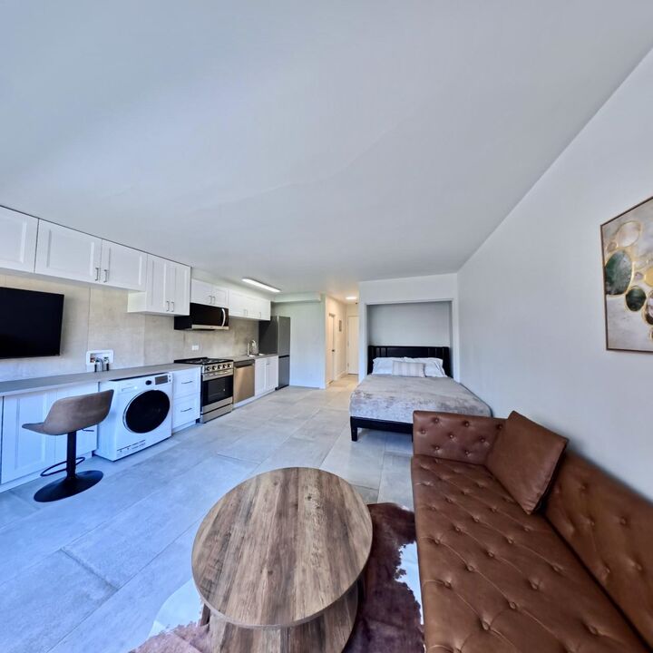 Property Photo:  1540 Haro Street 201  BC V6G 1G6 