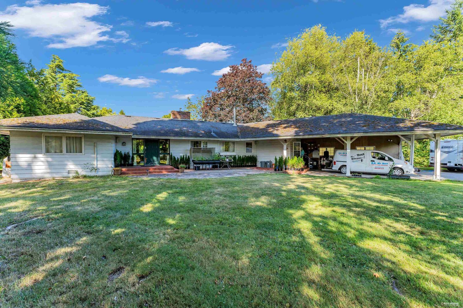 Property Photo: 18224 32 Avenue BC V3Z 1C6