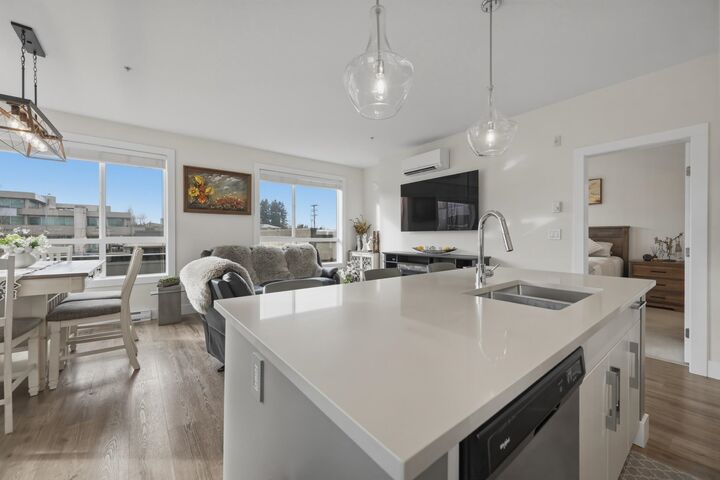 Property Photo: 32838 Ventura Avenue Avenue 212 BC V2S 0M5