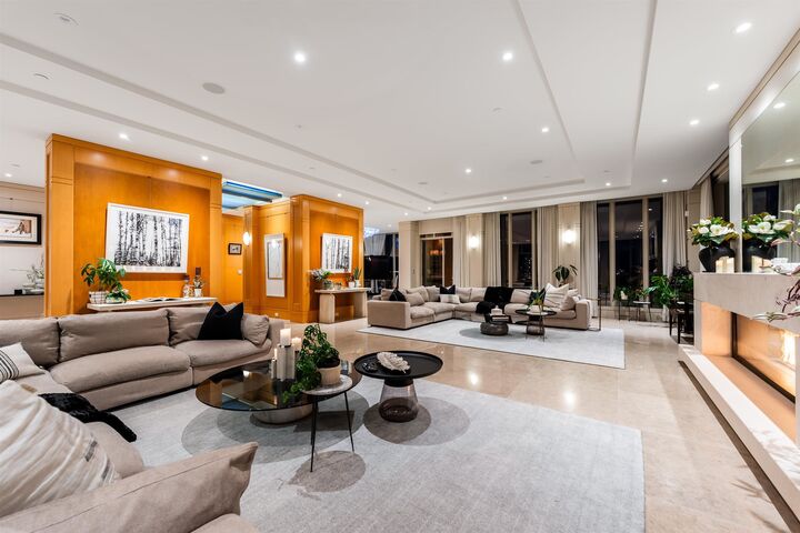 Property Photo: 1551 Foster Street Ph801 BC V4B 5M1