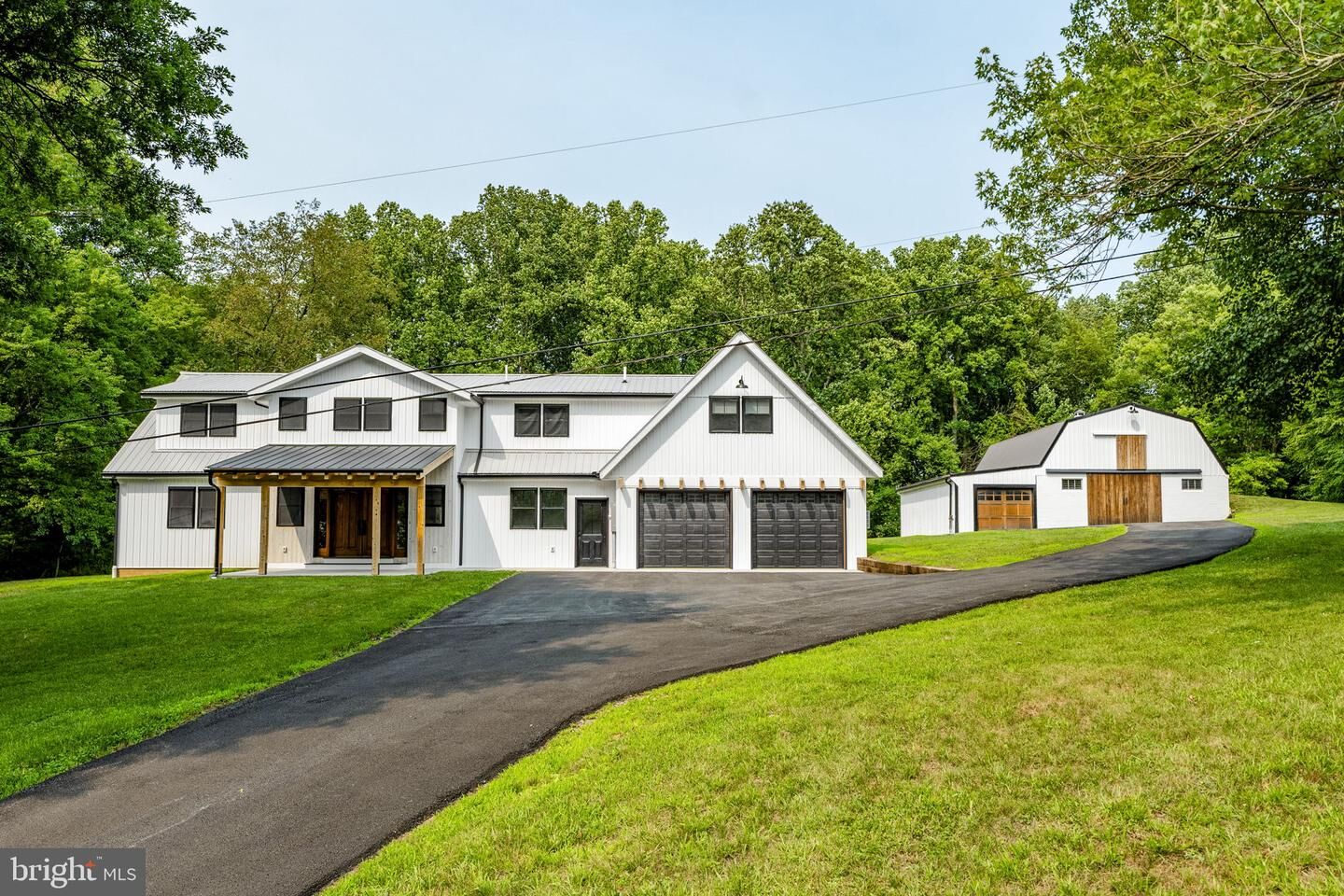 Property Photo:  150 Fox Hollow Road  PA 17565 