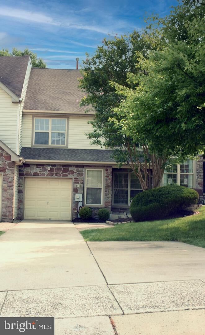 Property Photo:  104 Suffield Court  PA 18914 